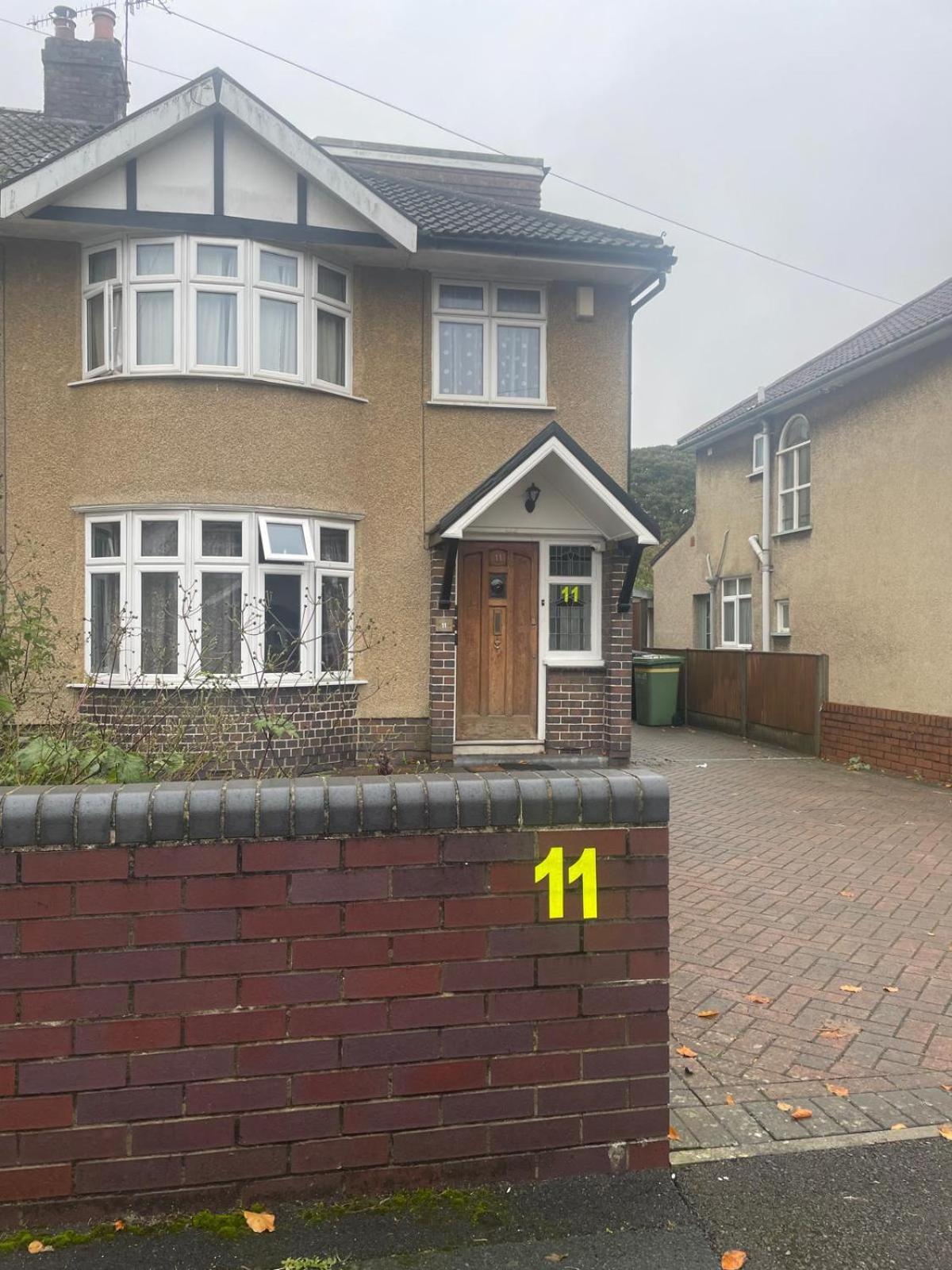 Small Double Room Near Southmead Bristol Ngoại thất bức ảnh
